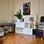 Beautiful Studio In The Heart Of Paris